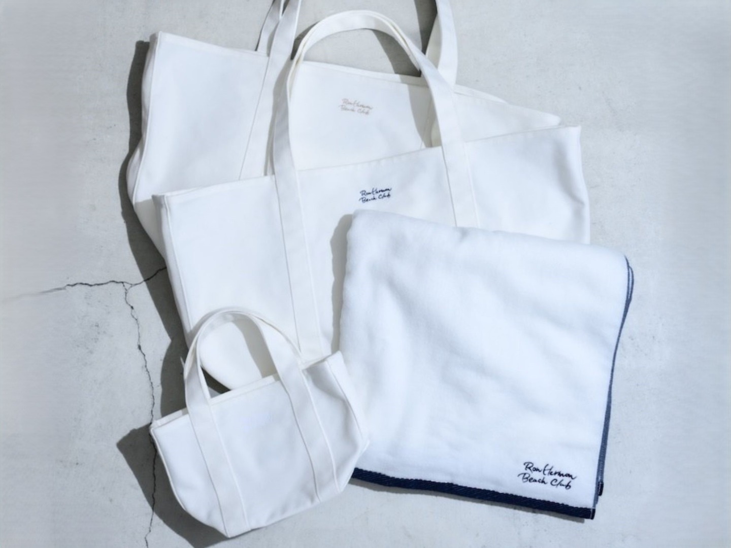 Beach Club White Beach Bag / Beach Club White Beach Towel