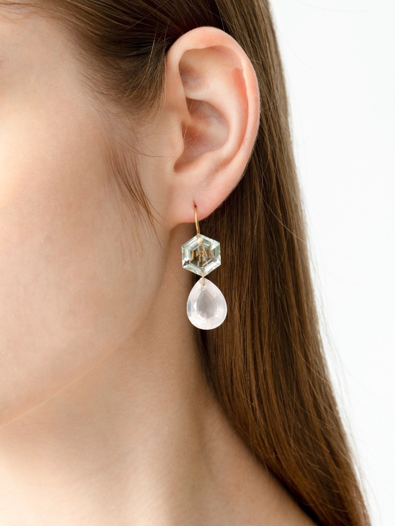 別注Bianca Pierced Earrings ￥187,000 20KYG Green Quartz × Rose Quartz