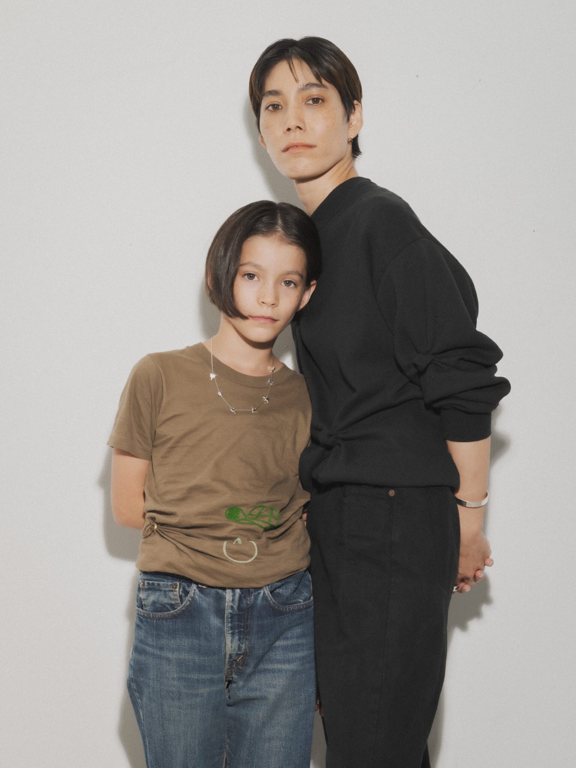 Kids：Tee / Women：Sweat
