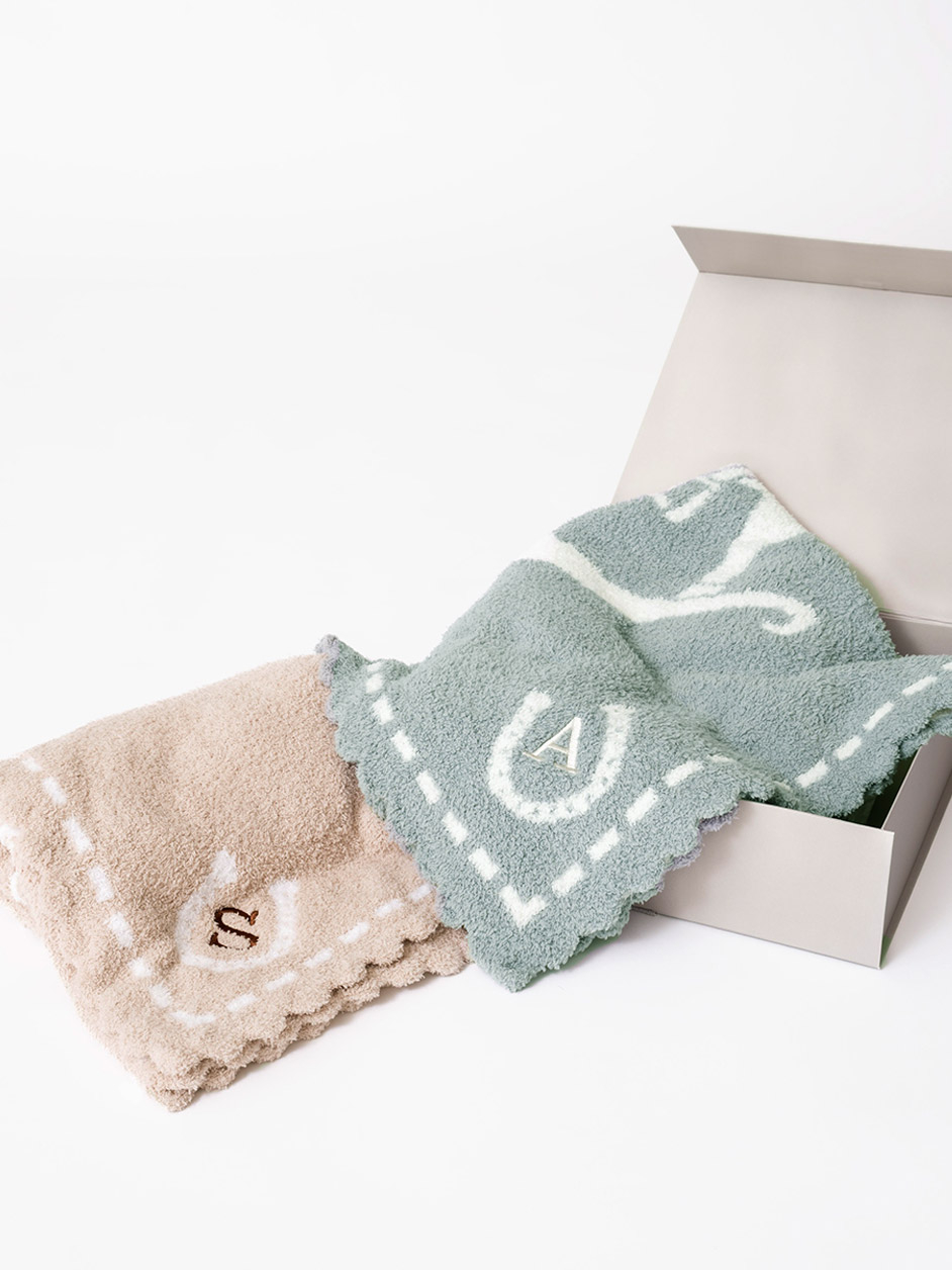 【イニシャル刺繍】スカラップ レシービング ブランケット コージーシック