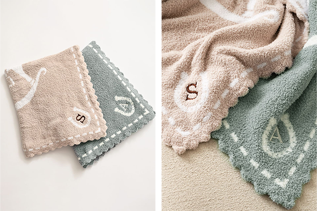 ＜予約＞【イニシャル刺繍】スカラップ レシービング ブランケット コージーシック