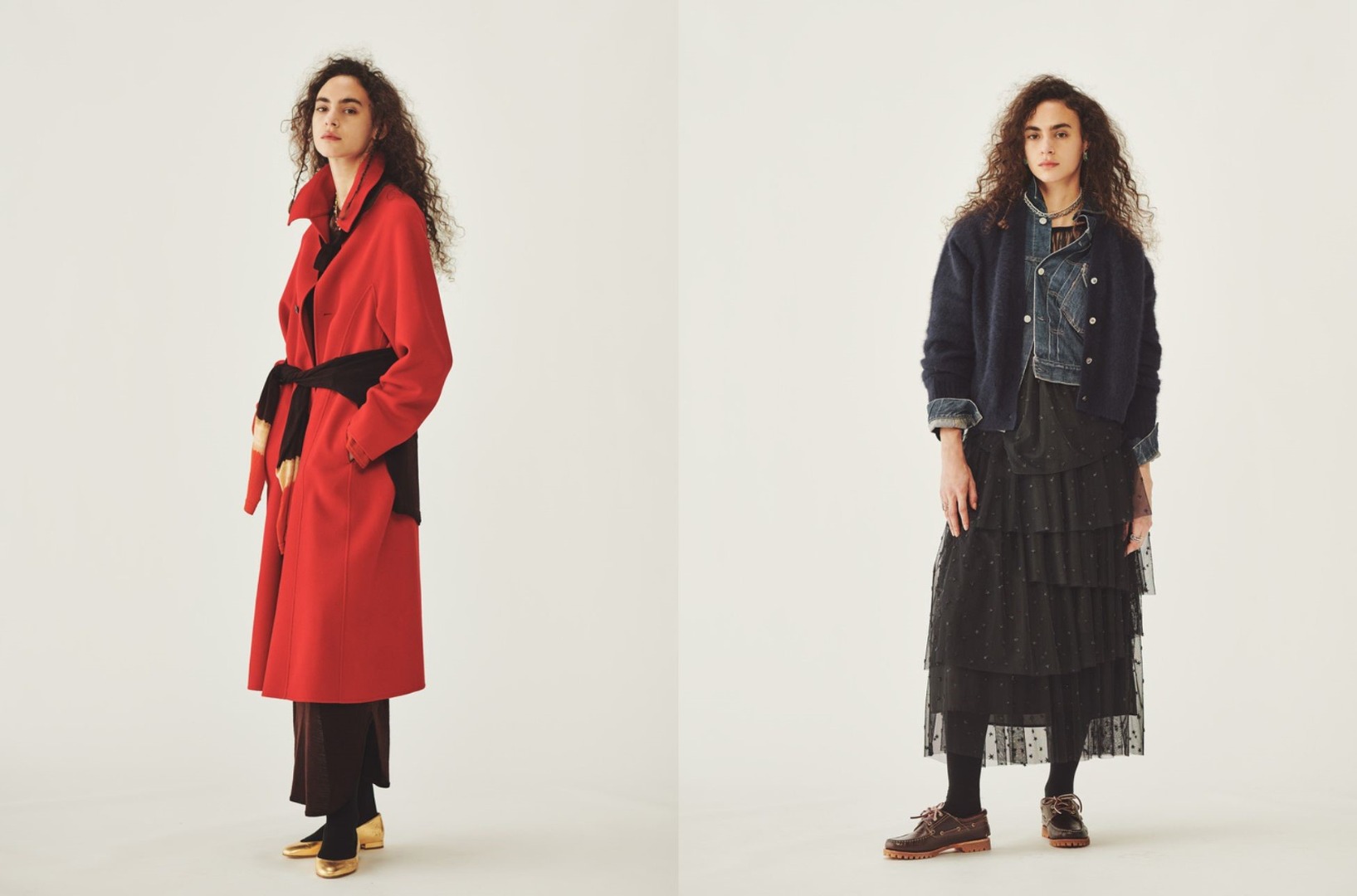 鮮やかなカラーのコートとチュール素材のブラウスとスカート