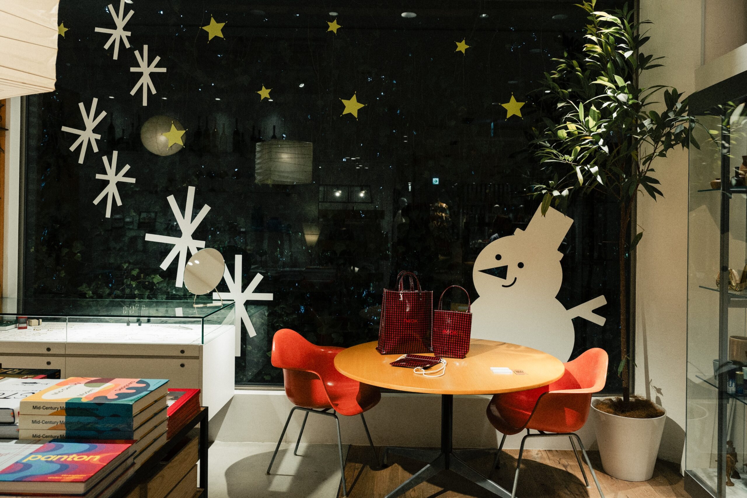 雪だるまや星たち