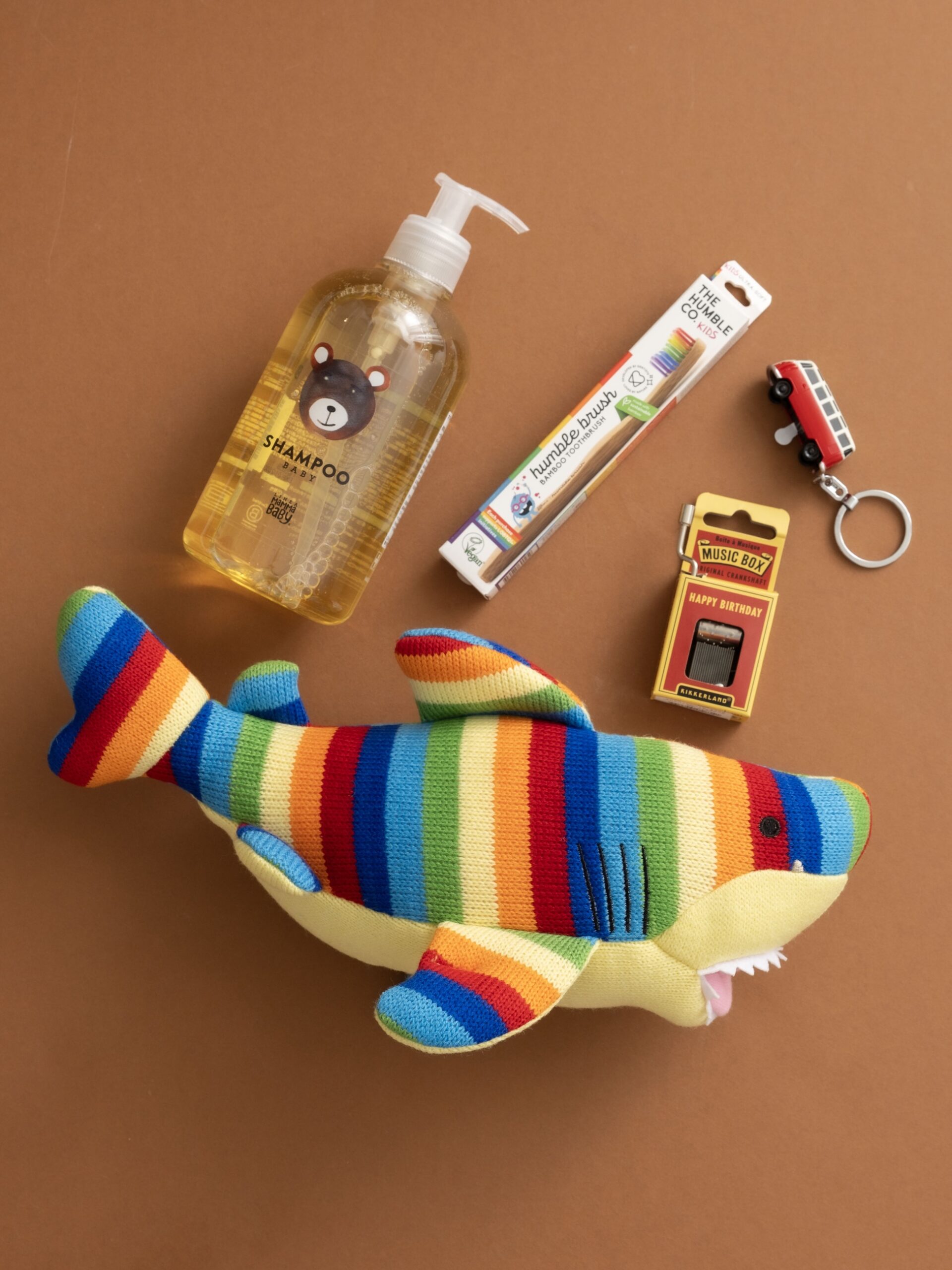 Best Years：Knit Shark Toy_MammaBaby：Baby Shampoo_Kikkerland : Music Box_VOLKS WAGEN：VOLKS WAGEN Bus Key Holder_THE HUNBLE CO.：Banboo Kids Tooth Brush_大切なあの人に贈るベビーギフト。Petit BateauやBARiNEなど特別なコラボレーションアイテムからオリジナルまで見逃せないアイテムが登場。_14