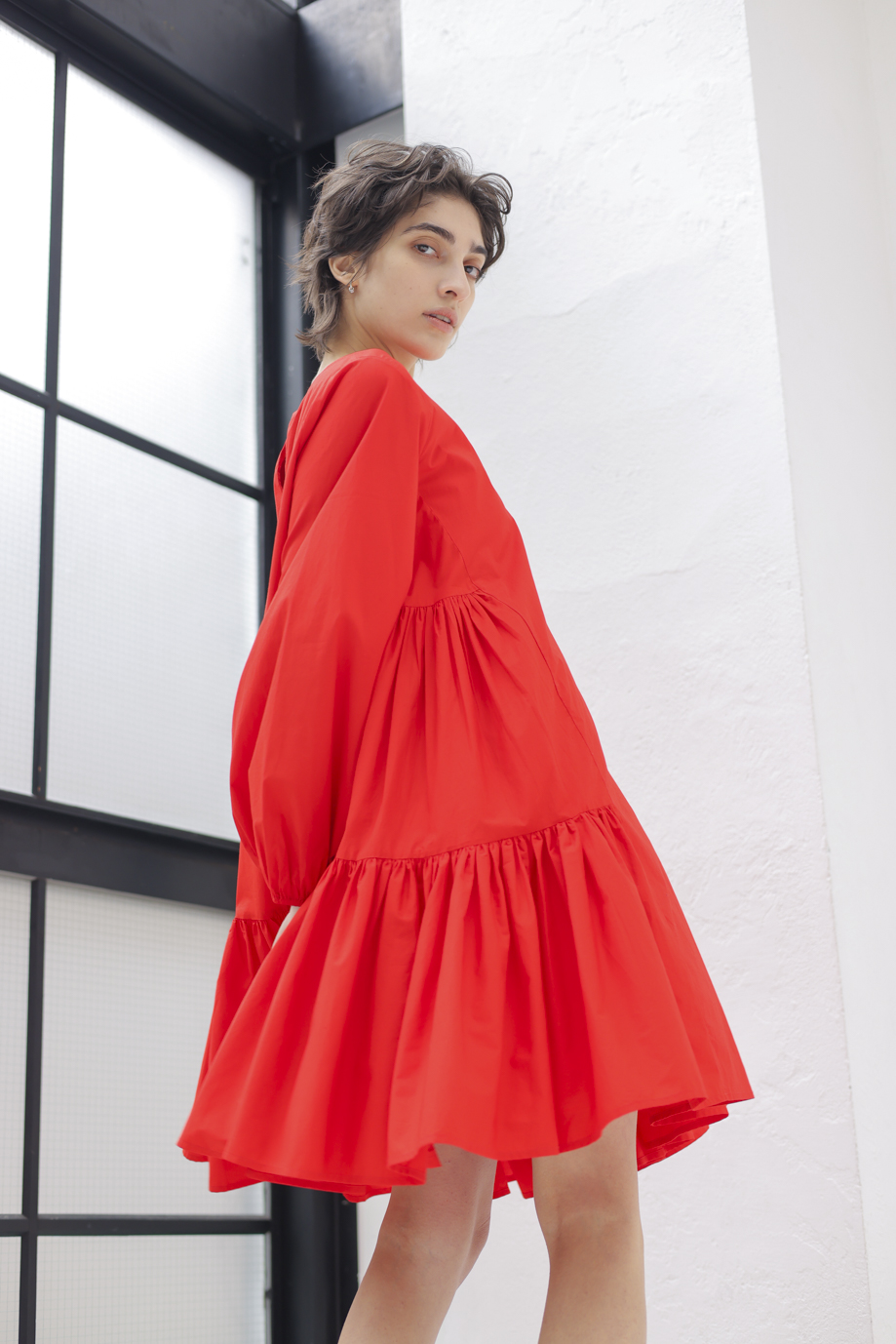 BYWARDのレッドのドレス