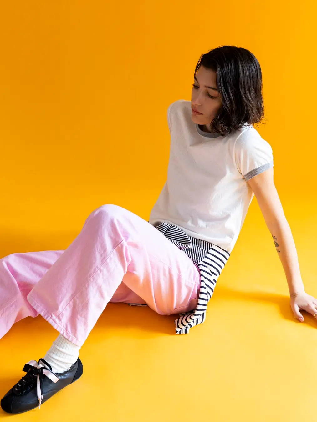 ピンクカラーのパンツ