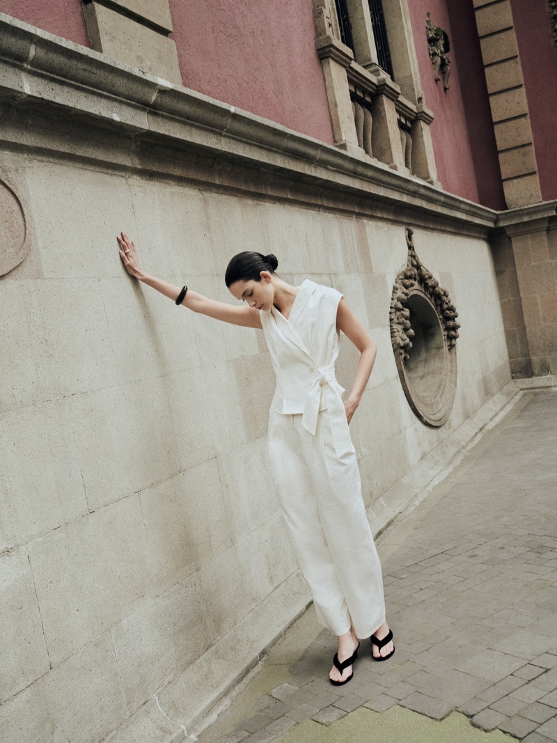 PRE FALL 2026 LOOKBOOK（AURA VEST、NIEBLA PANTS）