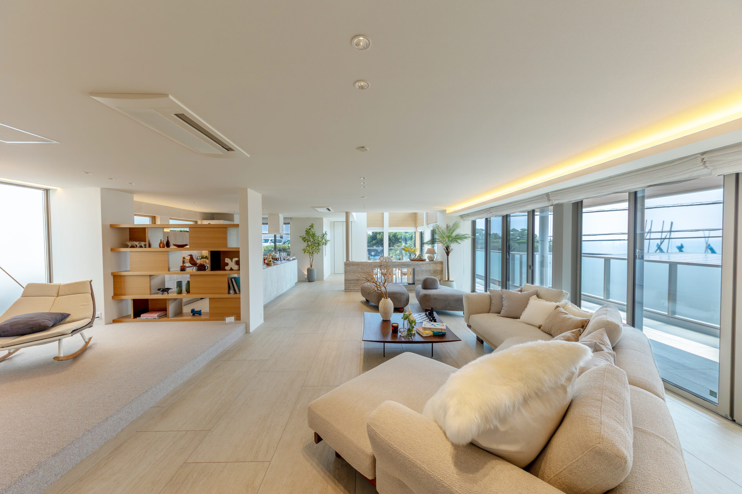 JOYLUXE葉山 SUITES & RESORT　2F