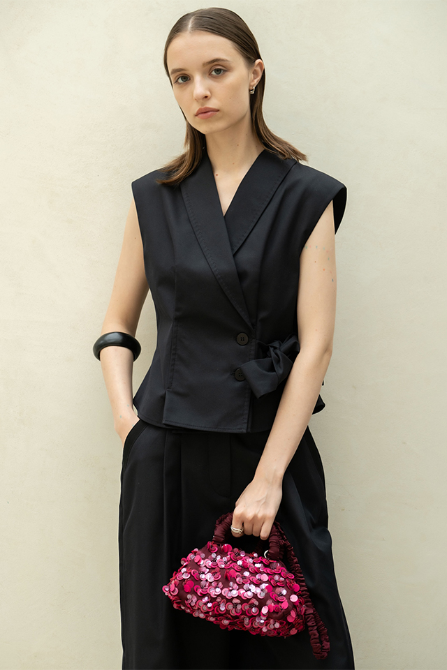 AURA VEST・NIEBLA PANTS・LUNE MINI EMBELLISHED BAG
